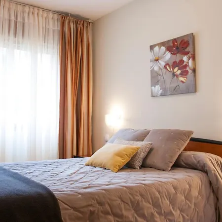 Apartamento Araceli Proximo A Clinica Oftalmologica Fdez Vega דירה *